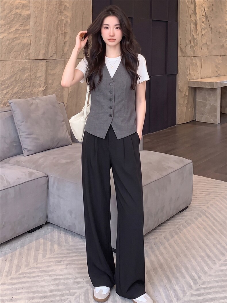 高级感休闲运动套装女春秋圆领马甲上衣内搭白色T恤阔腿裤三件套,女装套装/套裙,江南