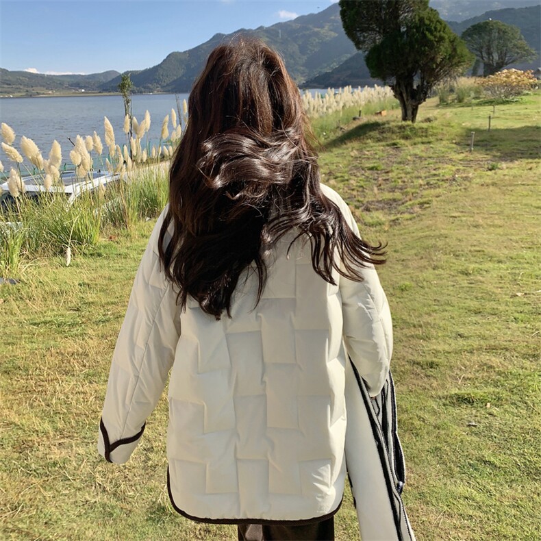 设计感保暖灯芯绒拼接羽绒服女2025年冬季新款减龄慵懒风流行外套,女装羽绒服,2C050
