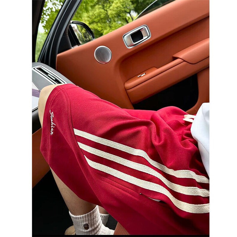 酒红色篮球运动短裤男夏季薄款宽松五分裤美式三条杠裤子休闲中裤，男装牛仔裤，星座506A