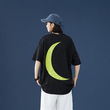 黑色
