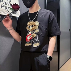 黑色