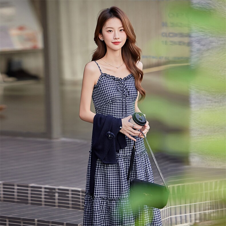 2025年秋季女新款时尚气质优雅针织上衣吊带修身连衣裙套装,女装套装/套裙,艾贝斯