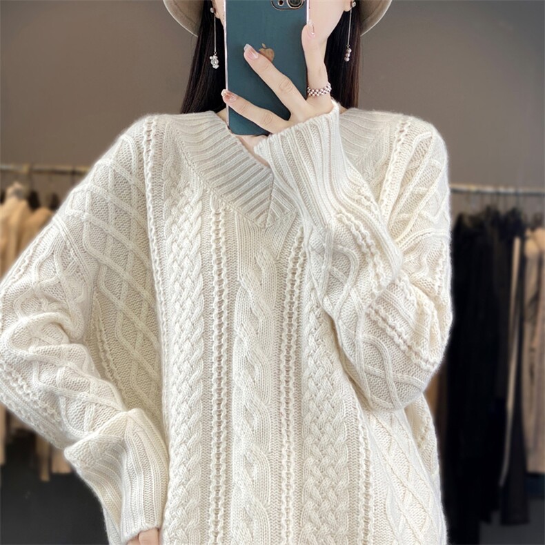 重磅加厚慵懒风羊毛衫女V领绞花毛衣秋冬新款宽松羊绒针织打底衫图片