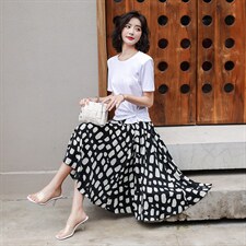 2021夏季新款简约时尚气质圆领T恤+宽松休闲舒适半身裙两件套，女装套装/套裙，岚衣(原川流布茜）