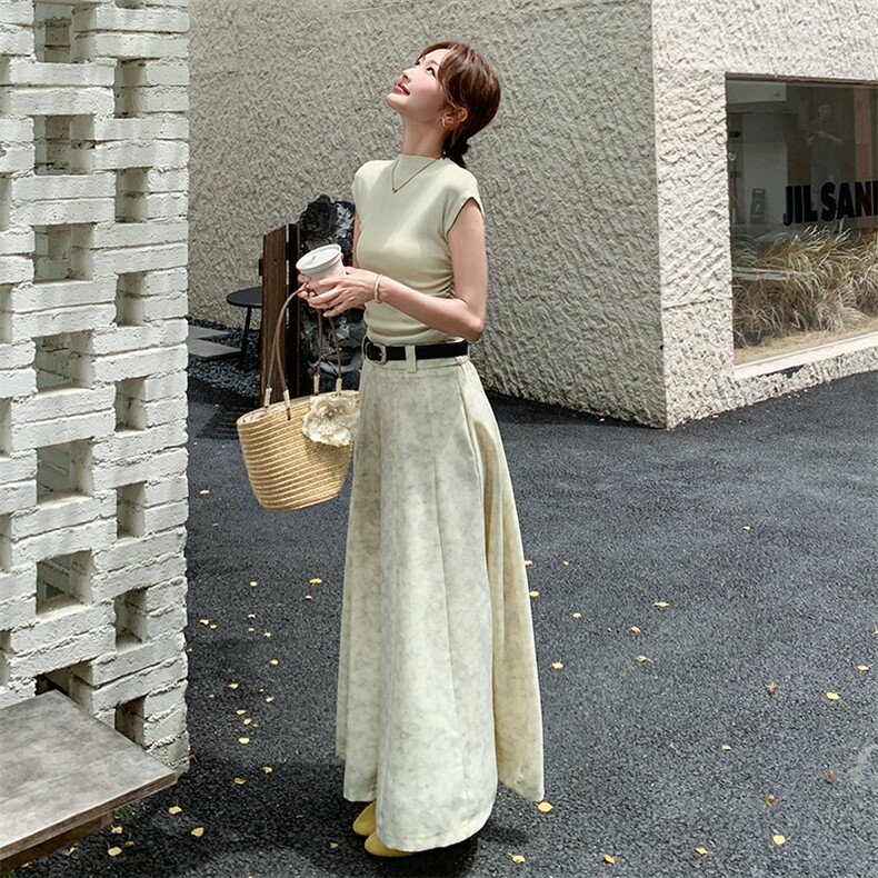2025夏季新款穿搭女装修身半高领短袖t恤上衣遮肉显瘦半身裙套装图片