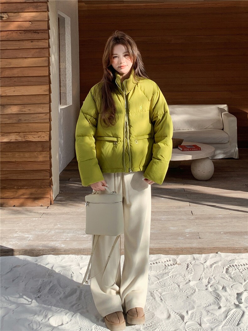 韩系设计感绿色针织领羽绒服女2025冬季小个子保暖加厚白鸭绒外套,女装羽绒服,艾米莉亚