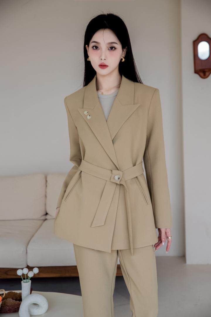 西服套装，女装职业装，卡西姆