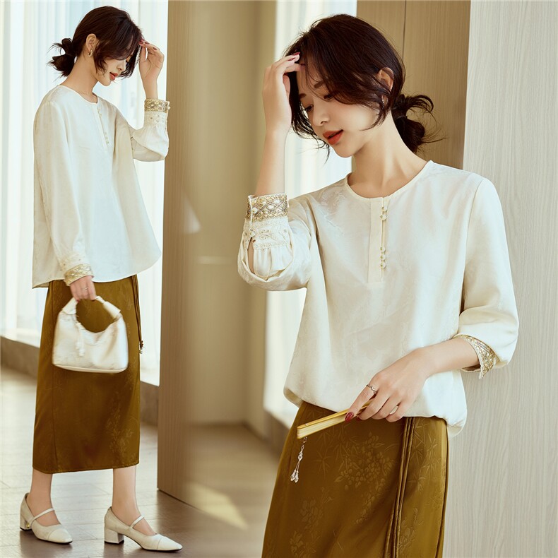 重工刺绣新中式白色衬衫女2026春季新款提花长袖内搭圆领衬衣上衣，女装衬衫，梦懿尔