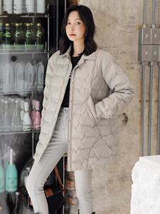 2022新款设计感U型图案百搭90%白鸭绒羽绒服图片