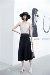 夏季新款半裙 进口醋酸面料,女装半身裙,蘑菇扣