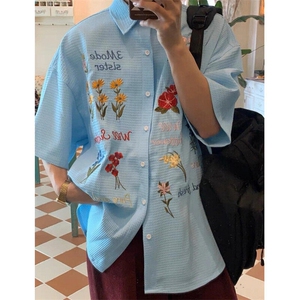 慵懒新款原宿多巴胺穿搭奶蓝色短袖衬衫男夏季无品牌时尚 C5234图片