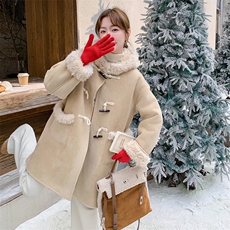 大货已出米杏牛角扣长毛连帽皮毛一体外套2C090-1382-P215-K318，女装毛呢外套，2C090