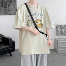 淡绿色