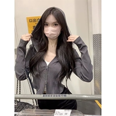 灰色