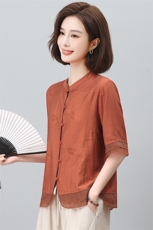 长期有货新款中式刺绣冰丝小衬衫上衣女中老年妈妈装时尚T恤女，女装衬衫，璐依舞