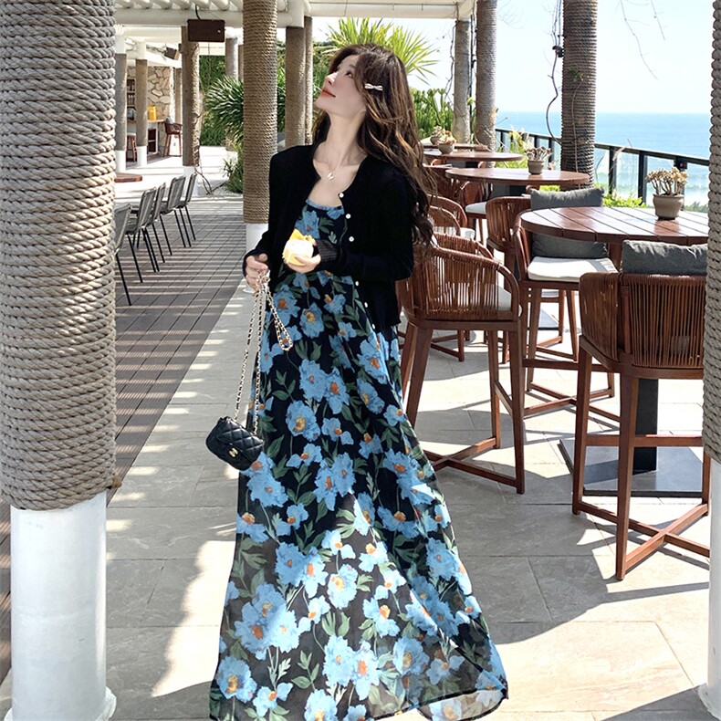 法式复古碎花吊带连衣裙女2025夏季新款气质减龄显瘦海边度假长裙图片