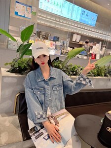 春季牛仔小外套图片