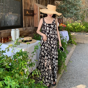 大码法式碎花背带裤女2024胖mm夏季浪漫海边度假垂附感阔腿连体裤图片
