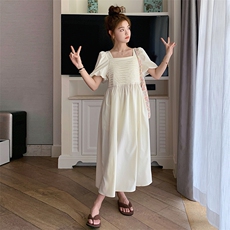 茶歇法式白色方领连衣裙女夏2025新款初恋清纯奶甜泡泡袖雪纺长裙，女装连衣裙，辉之琳
