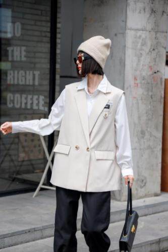 新款后背开衩马甲，女装马夹，C&B