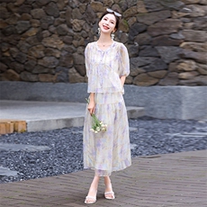 退现夏天2024wiu炸街减龄时尚半裙套装超好看高端小衫吊三件套潮，女装套装/套裙，朵莱米