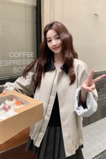 高级小众巴恩风拼皮杏色工装外套女春秋2025年超火好看短夹克上衣，女装短外套，2C085