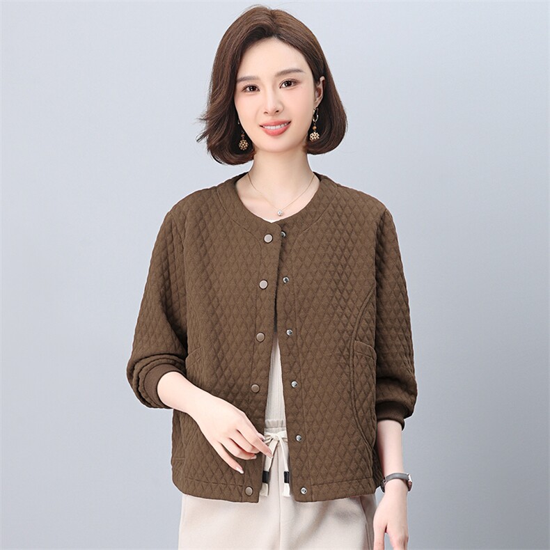 女圆领休闲百搭宽松显瘦韩版春装棒球服女铜扣记空气棉菱格外套,女装短外套,独衣靓