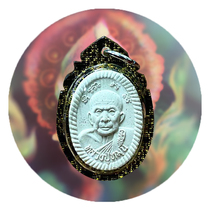 Domestic spot 2561 Luang Phor Moon itself contains a variety of shells and DDPRA certified Kabeye workshop