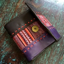 Domestic spot Thai handmade leather old embroidered cloth stitching magnetic buckle bus carmen card bag Baye workshop