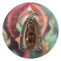 Domestic spot 2532 Luang Phor Chang holy relics powder version contains a variety of shells and D DPRA Ka Beiye workshop