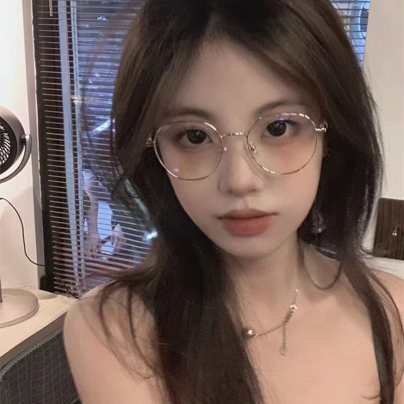 Vintage Gold-Rimmed Plain Prescription Glasses for Women, Available Online with Prescription Astigmatism Lenses, Anti-Blue Light Eyeglass Frames for Men