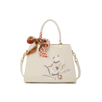 Белый шелковый шарф в стиле K + подарочный пакет.