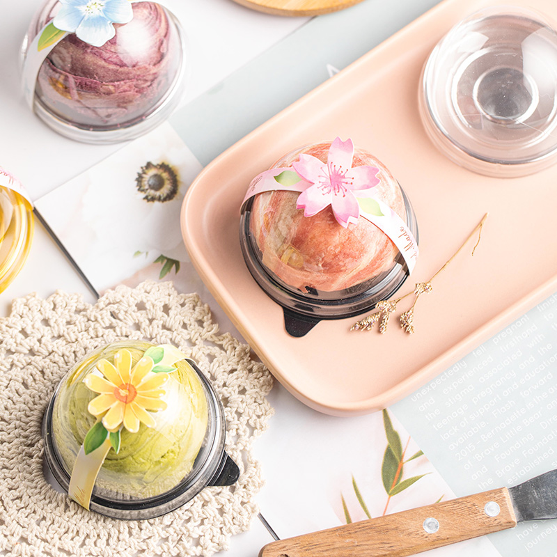 Beauty-polyester egg yolk flaky pastry box packaging box Sub-round square transparent plastic suction box Green bean cake Snowy Lady 80g