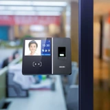 Гели 13750 13750C Человеческое лицо+отпечаток отпечатков с сенсорным экраном машины для посещаемости (серебряный черный).