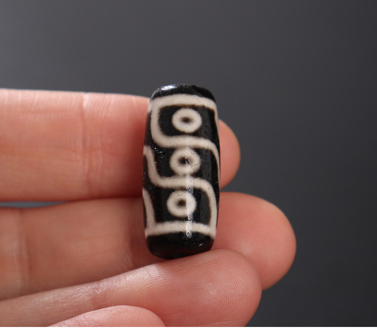 Украшения на руку 西藏九眼天珠 藏传天珠配饰 diy佛珠念珠手串顶珠腰珠配珠