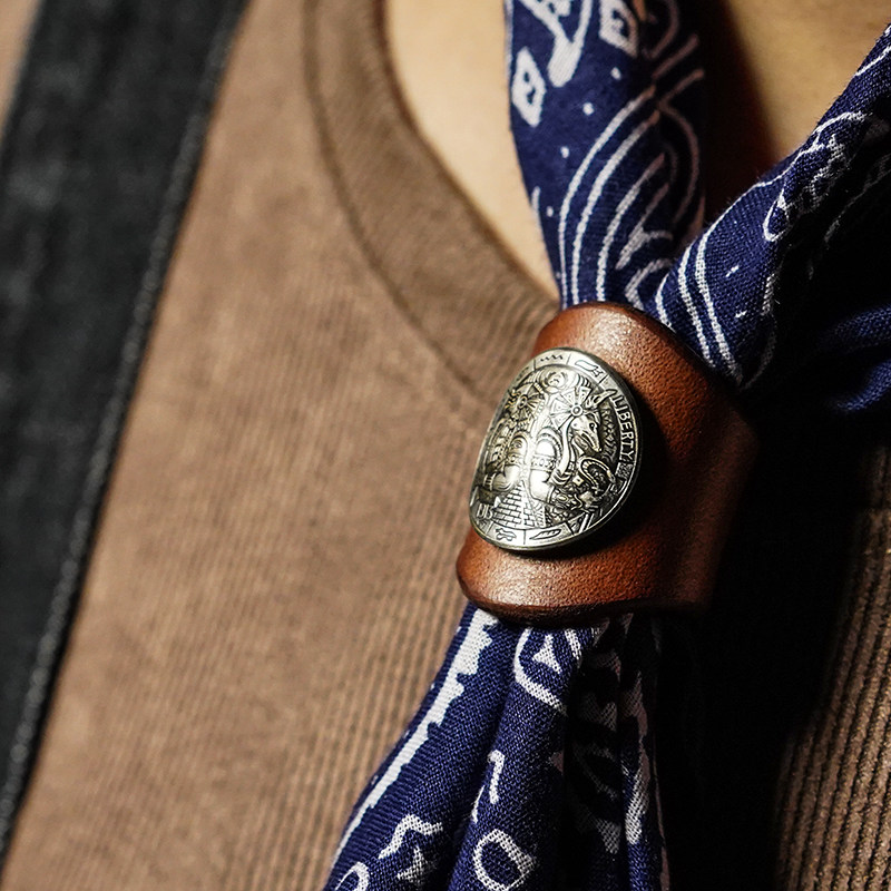American retro wandering coin silver coin square scarf buckle collar scarf buckle Japanese Ami khaki literary head scarf men's scarf buckle