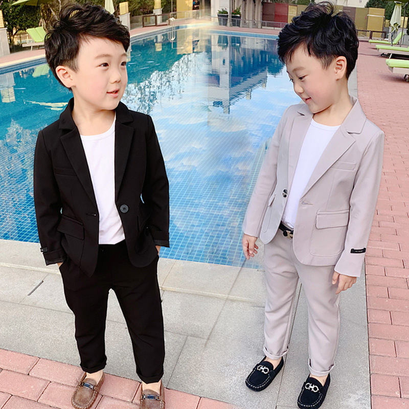 Chàng trai Suit 2020 mới phong cách mùa xuân ăn mặc giản dị childrens phù hợp với áo khoác cậu bé sàn catwalk thời trang váy.