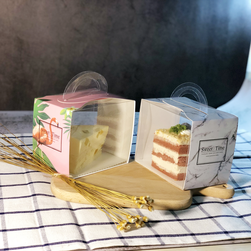 Thousands of layers of cake box triangular mousse box portable transparent packaging box packaging box outside with rectangular West Point Box