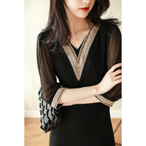 Boo Pala French vintage Hepburn style~V-neck openwork embroidered waist thin black dress