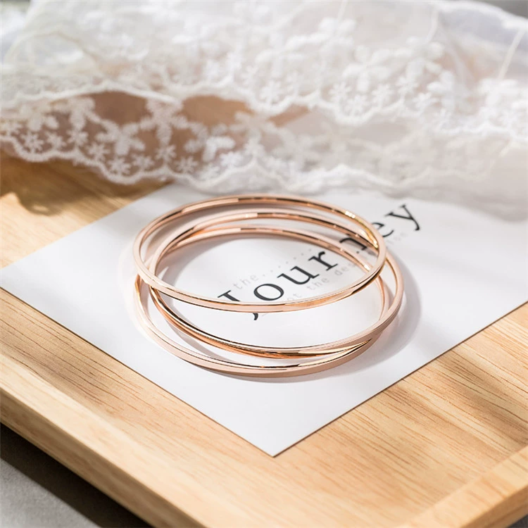 Châu Âu và Hoa Kỳ gió lạnh ba vòng tay bằng thép titan nữ đơn giản Sen tăng vàng vòng tay mạng đỏ thủy triều cá tính trang sức cá nhân