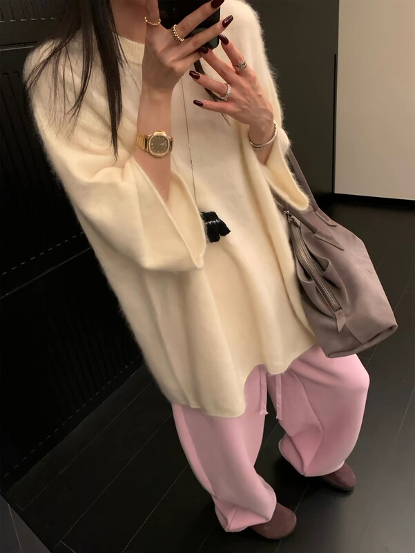 802'Exquisite Boxed' Snowy Soft Gold Brushed Mountain Goat Wool Sweater, Loose Round Neck Cashmere Sweater