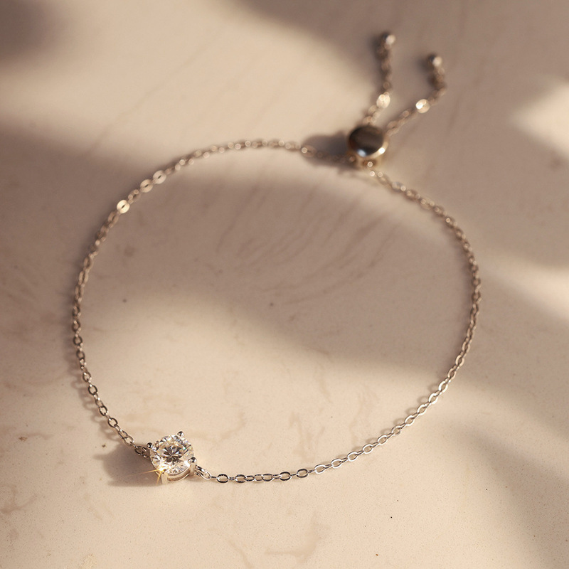 Amazon's Best-Selling Genuine 925 Silver Inlaid Moissanite Bracelet with a Unique Design, a Fashionable Women's Bracelet for Your Girlfriend Amazon's Best-Selling Genuine 925 Silver Inlaid Moissanite Bracelet with a Unique Design, a Fashionable Women's Bracelet for Your Girlfriend