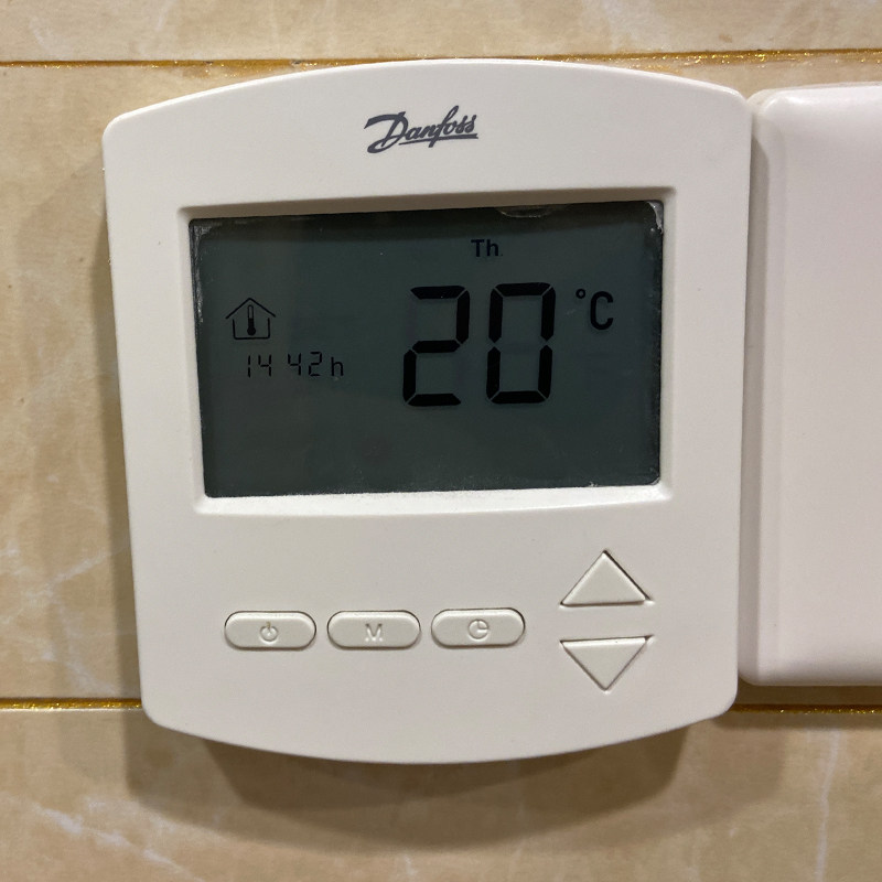 danfoss Danfoss electric floor heating switch EFIT440 temperature controlled floor heating thermostat floor heating temperature control for devi
