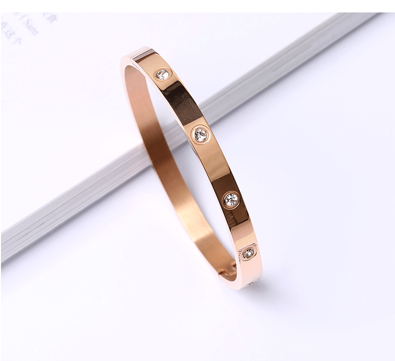 Qi Qi phiên bản tiếng Hàn của vòng đeo tay bằng thép titan nữ hoa hồng vàng nam vòng đeo tay chữ thủy triều thương hiệu cặp đôi bạn gái quà tặng tùy chỉnh thạch anh tóc vàng