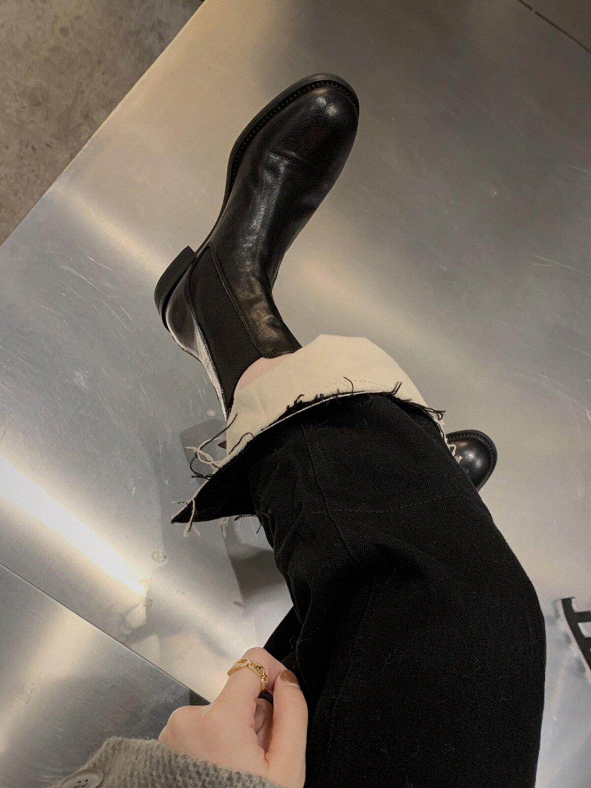 밀란 스튜디오 복고풍 영국식 첼시 여성 2024 신상 주름 두꺼운 힐 마틴 여성