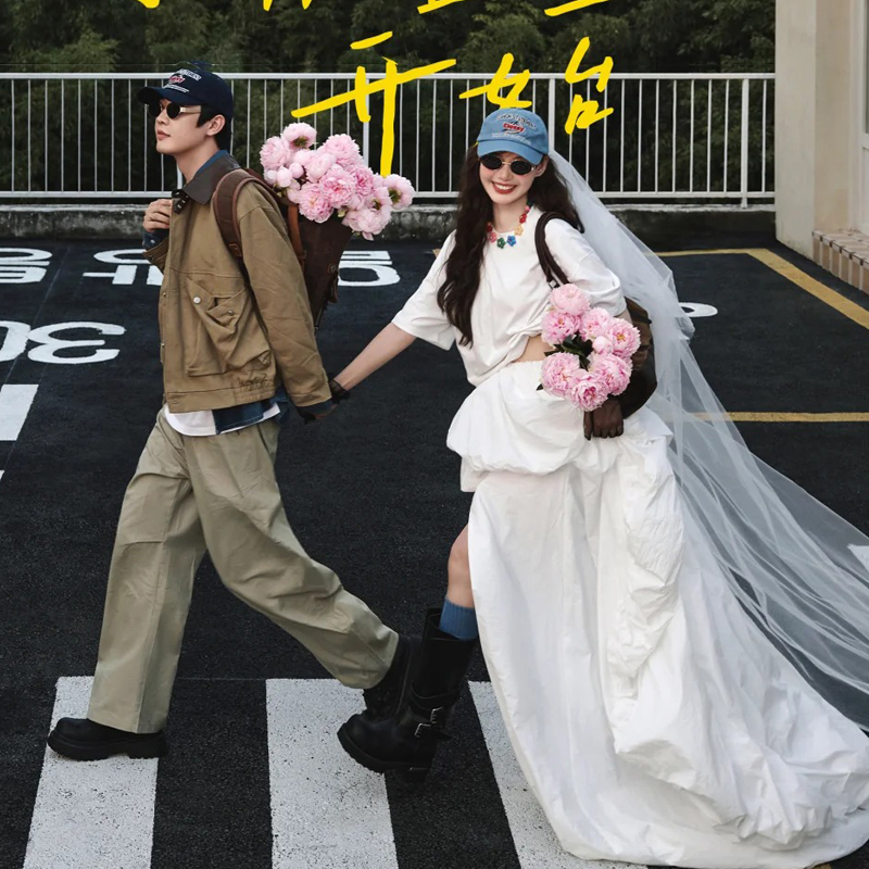 New Studio-Themed Korean Street Style Fashion Relaxed Couple Wedding Photoshoot Travel Photography Personalized Portrait Photography Clothing