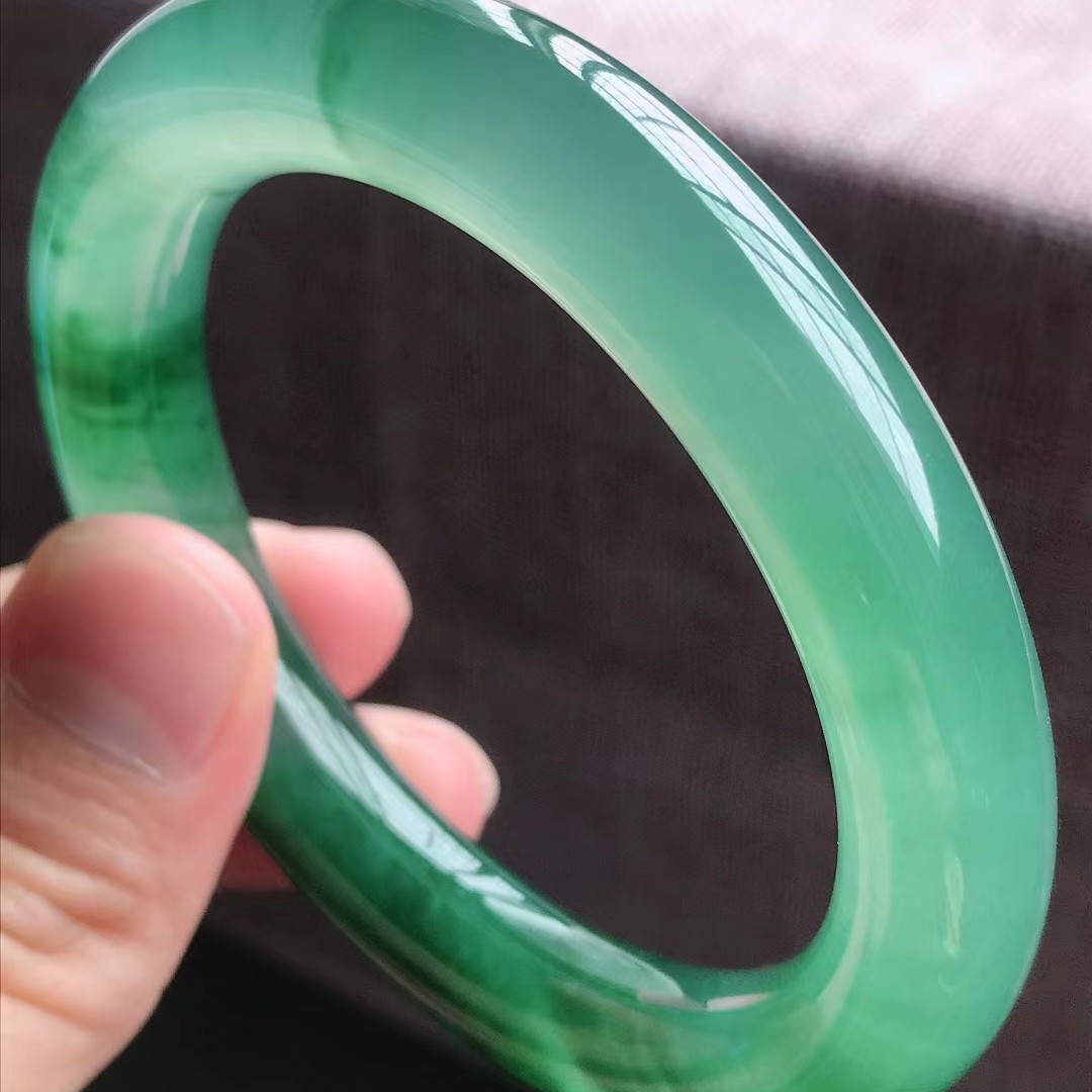 Violet Burmese Myanmar A goods glutinous ice seed emerald Guido Princess Winner circle bracelet white bottom Qingyang green round strip floating flowers jade Ruyi a