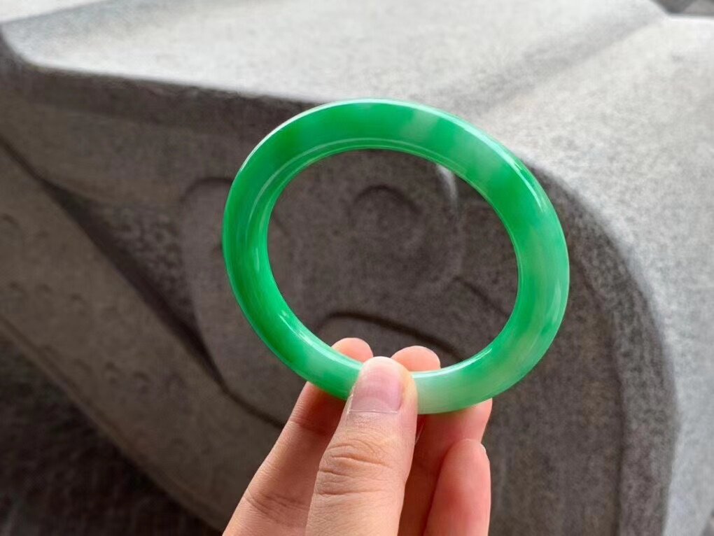 Myanmar Old Pit Emerald A Goods Spring Color Ice Seed Blue Water Yang Green Ancestral Mother Green Courtesone Thin Strip Jade Bracelet