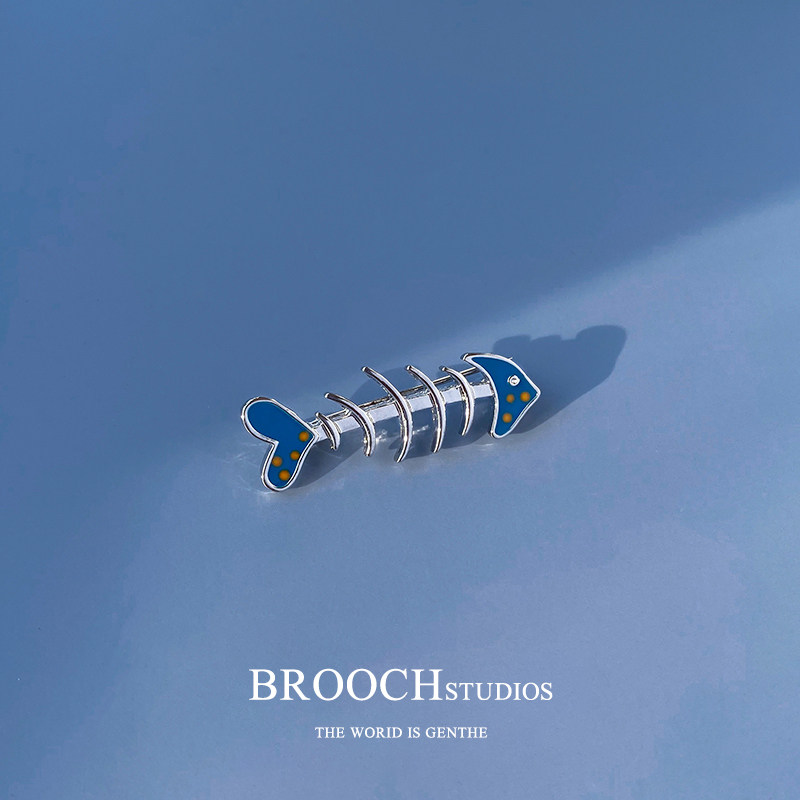 Fishbone head pin Japanese high-grade female small fresh brooch anti-light buckle bag accessories pendant trinkets badge