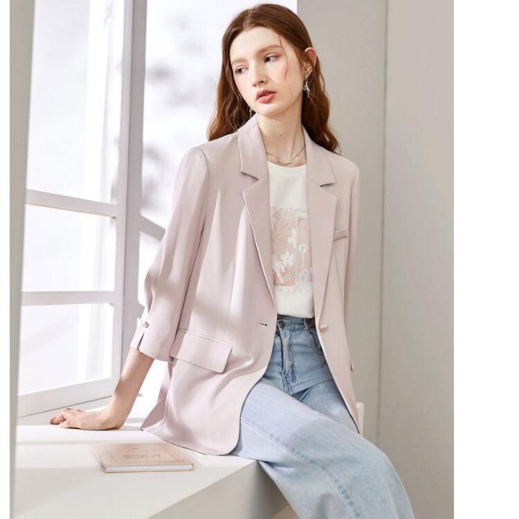2026 Summer New Pink Blazer for Women, Gentle and Versatile Design, Niche Style, Elegant and High-End Suit 2026 Summer New Pink Blazer for Women, Gentle and Versatile Design, Niche Style, Elegant and High-End Suit